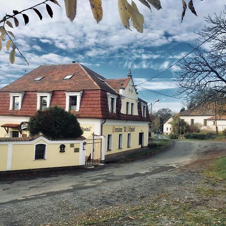 Hotel Penzion u Příhodů Jesenice  Exteriér fotografie