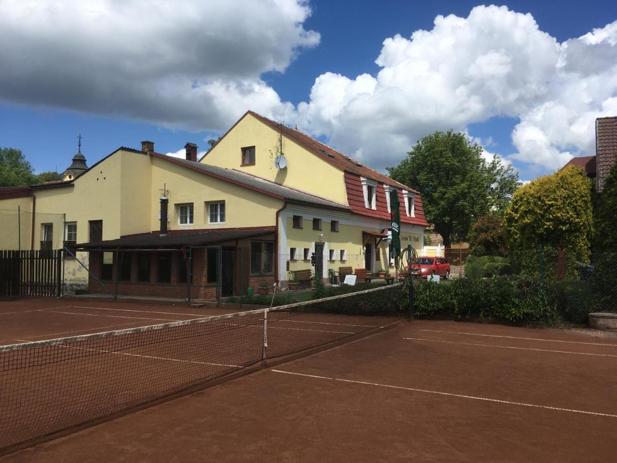 Hotel Penzion u Příhodů Jesenice  Exteriér fotografie